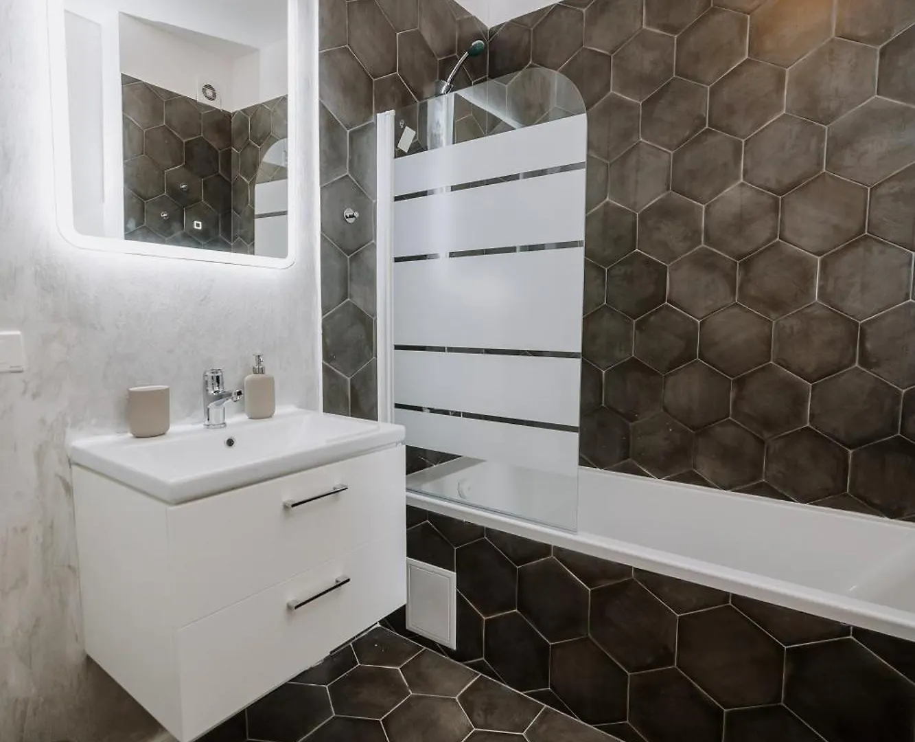 Harmony Apartment - Grand Kristal Residence Bucharest